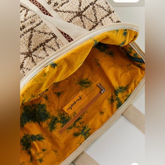 NWT  Free People Light Packer Weekender tote - Picture 5 of 7